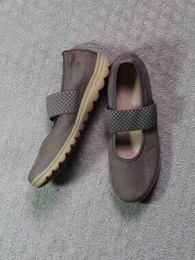 Hartjes XS Size 9 Tan Nubuck Round Toe Mary Jane Shoes